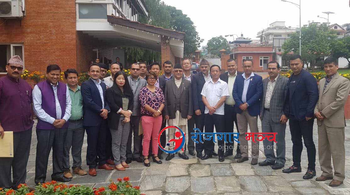 प्रधानमन्त्री ओलीले भने–‘व्यवसायीसँग छलफल नगरी धरौटी बढ्दैन’