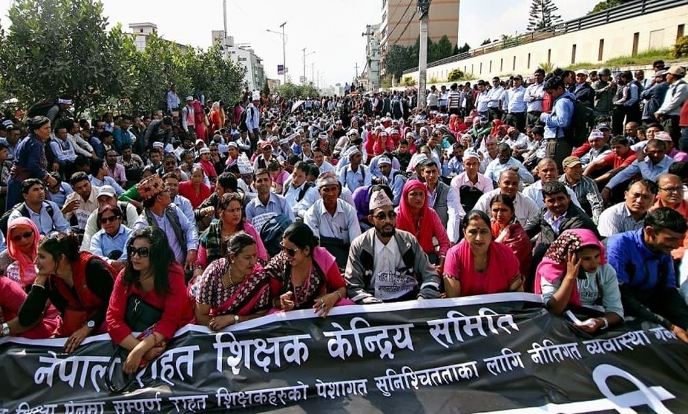 १० हजार अस्थायी शिक्षकलाई उपदान दिएर बिदाइ गरिदै