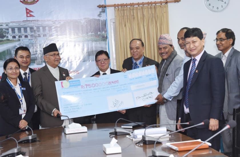 राष्ट्रिय वाणिज्य बैंकको तर्फबाट हावाहुरी पिडितहरुलाई ७५ लाख सहयोग