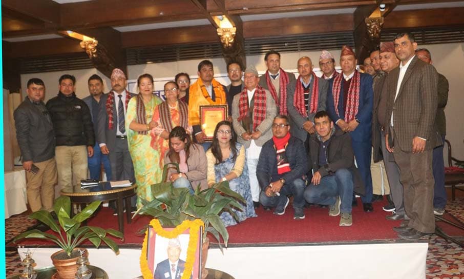 मनराम एसकाज पत्रकारिता पुरस्कार शाक्यलाई हस्तान्तरण
