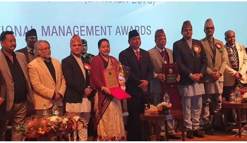 राष्ट्रिय बाणिज्य बैंकका सीईओ किरणकुमार श्रेष्ठ ‘म्यानेजर अफ दि इयर’बाट सम्मानित