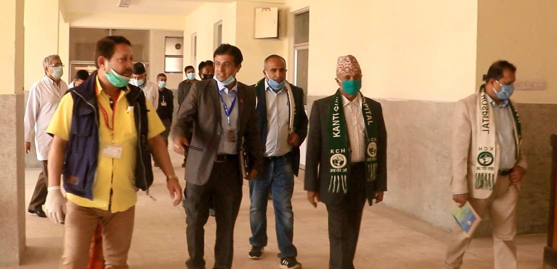 कान्ति बाल अस्पताललाई ‘भिजन एण्ड भ्यालु ओभरसिज’ले प्रदान ग-यो कोरोना उपचारका लागि ‘सुरक्षा कवच’