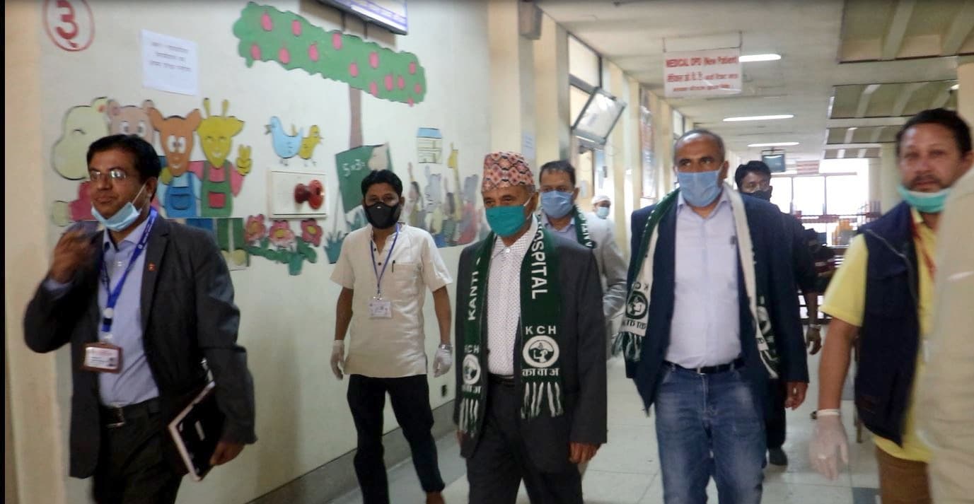 कान्ति बाल अस्पताललाई ‘भिजन एण्ड भ्यालु ओभरसिज’ले प्रदान ग-यो कोरोना उपचारका लागि ‘सुरक्षा कवच’