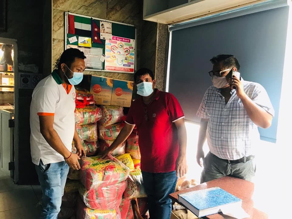 युएईमा समस्यामा परेका नेपालीलाई सेन्चुरी बैंकद्धारा राहत प्रदान