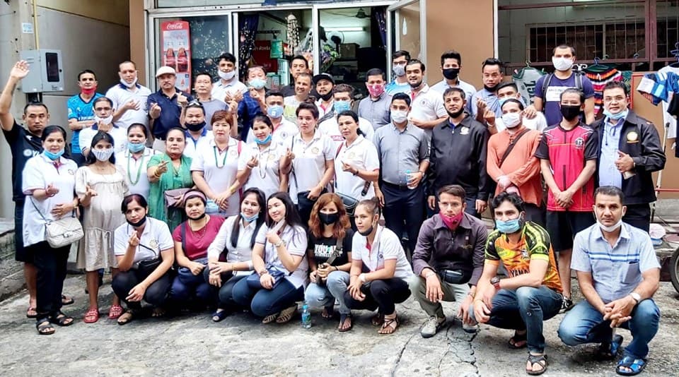 थाइल्याण्डका कोरोना प्रभावितलाई थाइ नेपाली संघको सहयोग