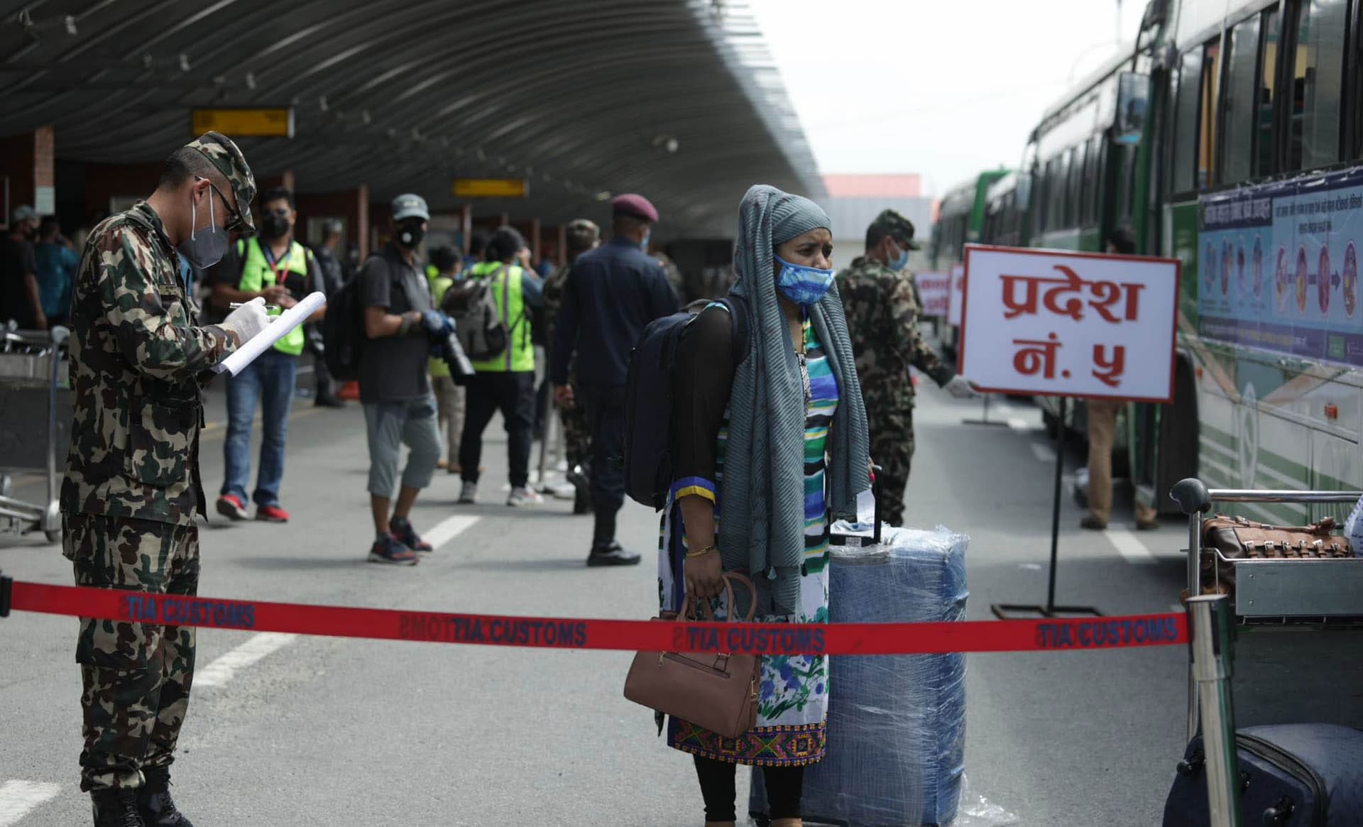 चौतर्फि विरोध पछि सस्तो भाडादरमा दुतावासले नै नेपाली स्वदेश फर्काउन सक्ने सरकारको निर्णय