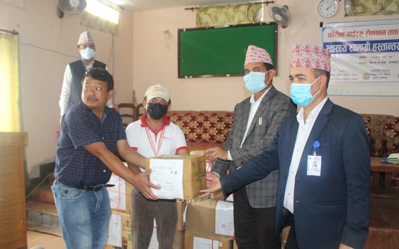 धनकुटा कोरिया समाजद्वारा पाँच लाख बराबरको स्वास्थ्य सामग्री सहयोग