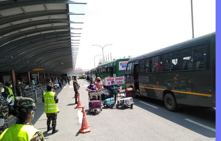 कुवेत सरकारले निःशुल्क ल्यायो ३ सय नेपाली, सेल्टरमा बसेका सबैलाई ल्याउँदै