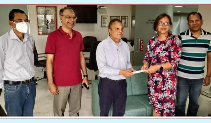 हिमालयन बैंकद्वारा टिच फर नेपाललाई आर्थिक सहयोग, पाँच लाख सहायता रकम प्रदान
