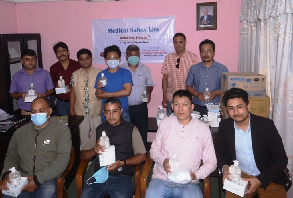 शेयर मिशन अमेरिकाद्धारा संखुवासभाली पत्रकारलाई स्वास्थ्य सामाग्री वितरण