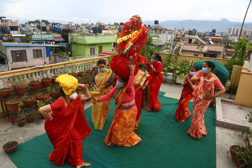 घर घरमै यसरी मनाइयो गौरा पर्व