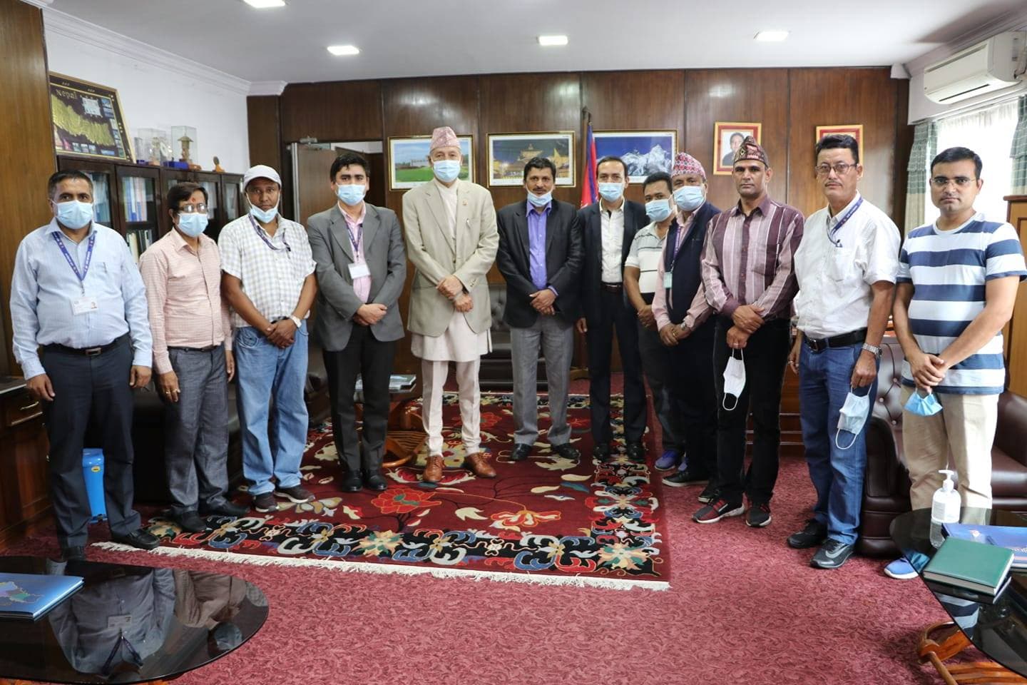 अर्थ र सञ्चार तथा सूचना प्रविधि मन्त्री डा. खतिवडाले दिए राजीनामा (विदाइ मन्तव्यको भिडियोसहित)
