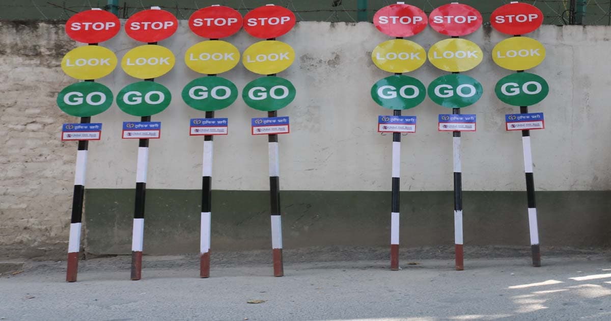 ग्लोबल आइएमई बैंकद्धारा ट्राफिक पोल हस्तान्तरण