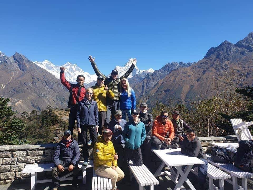 कतारका राजकुमारको टोलीले गरे आमादब्लम हिमालको सफल आरोहण