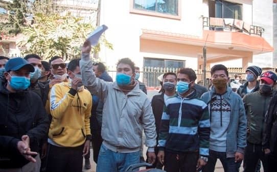 कोरियाबाट अनुमति नआउँदा रोस्टरका युवा आन्दोलित