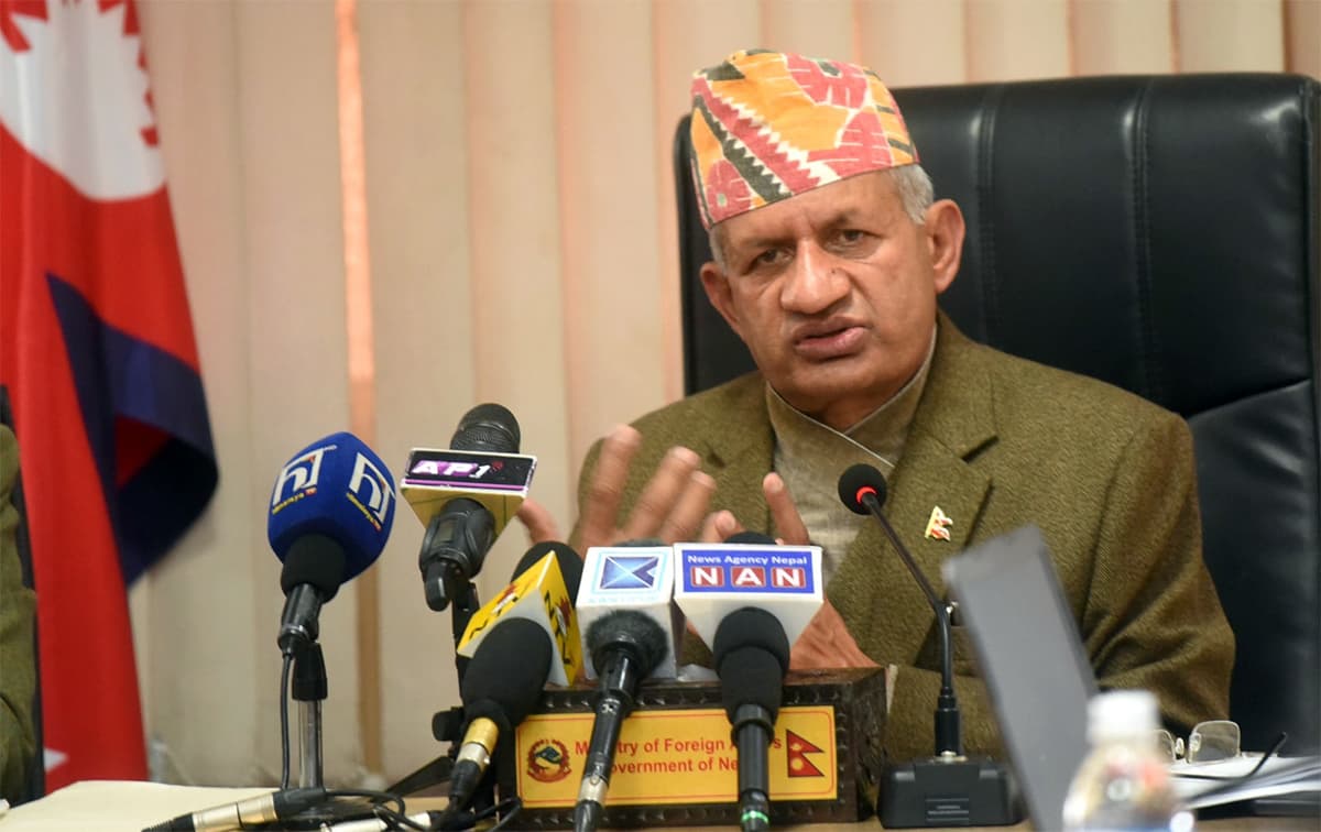 संकटमा गैरआवासीय नेपालीहरुको भूमिका प्रशंसायोग्य : मन्त्री ज्ञवाली