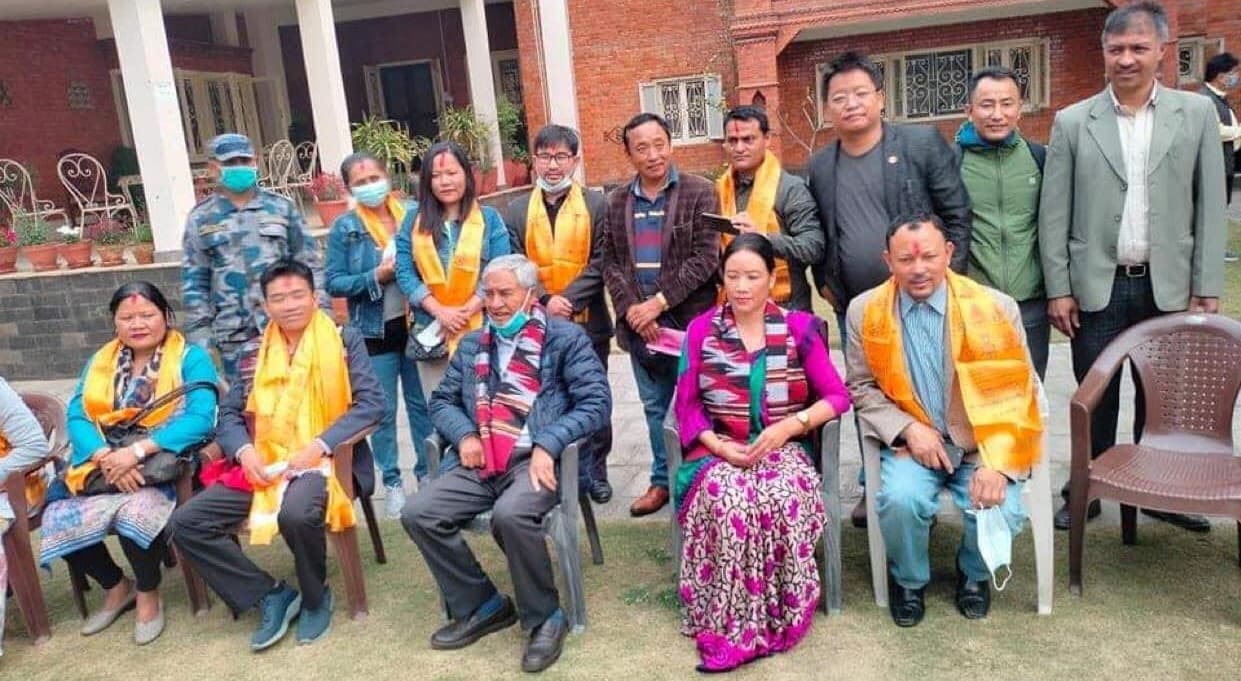 एमाले नेता तथा व्यवसायी संघका पूर्वअध्यक्ष बलबहादुर तामाङ कांग्रेस प्रवेश