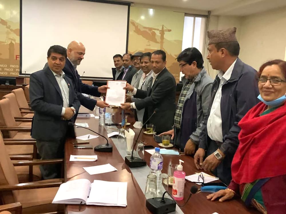 श्रमिकको पारिश्रमिक तत्काल वृद्धि गर्न माग