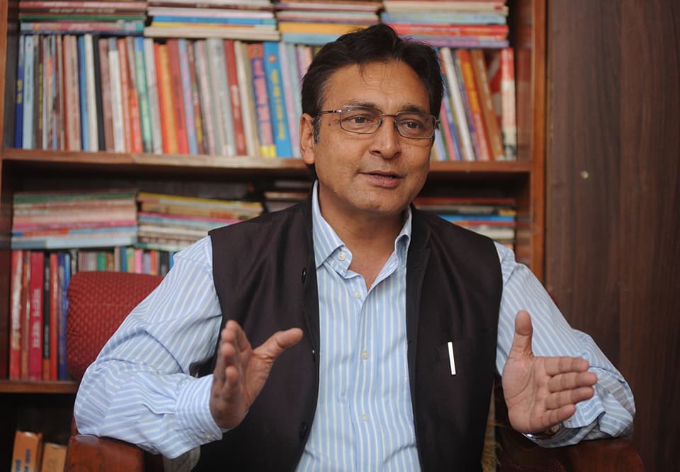 पूर्व उपप्रधानमन्त्री टोपबहादुर रायमाझी बुढानिलकण्ठबाट पक्राउ