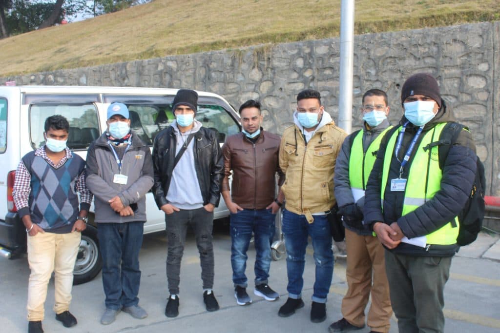 साउदीमा बिच्चलीमा परेका ६ युवालाई एनआरएनएले गर्‍यो उद्धार