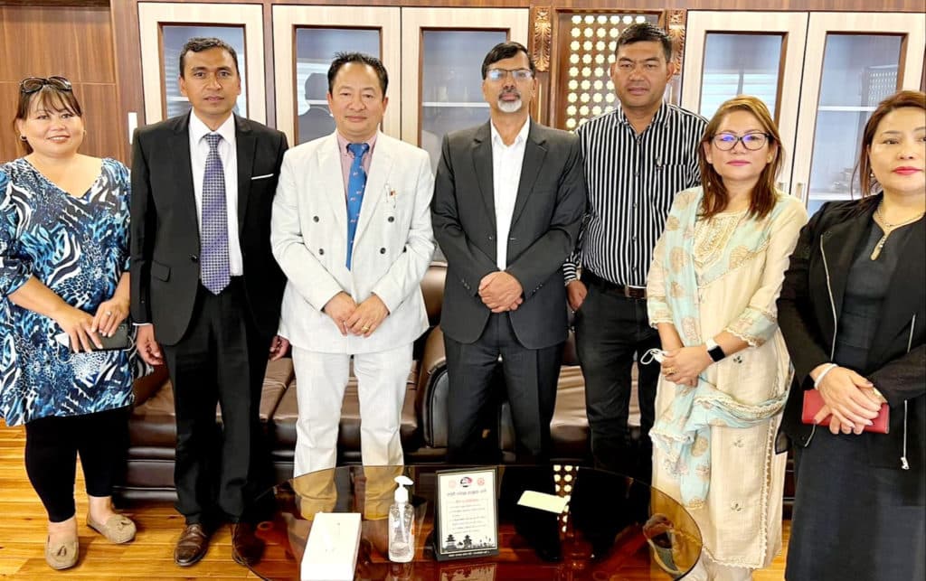 लगानीको लागि सहज वातावरण बनाउन अर्थमन्त्री शर्मालाई एनआरएनएको आग्रह