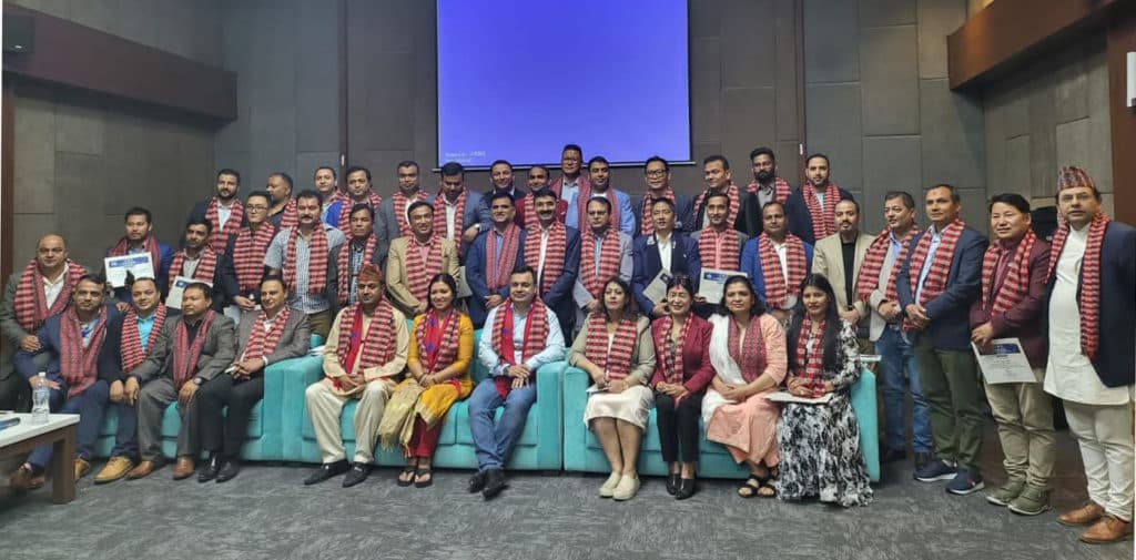 एनआरएनएका नवनिर्वाचित पदाधिकारीहरुलाई अध्यक्षत्रयले खुवाए शपथ