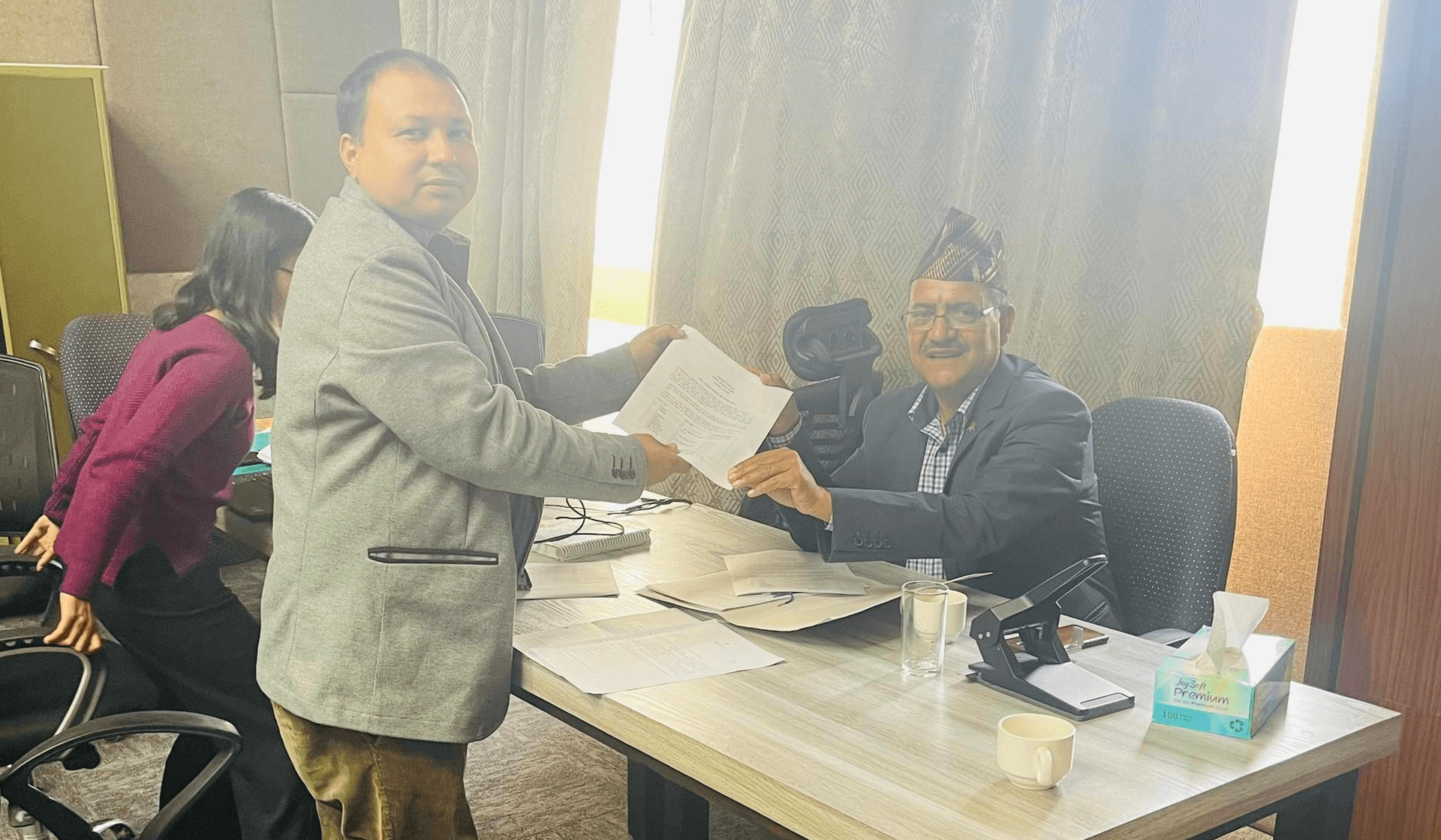 एनआरएनए निर्वाचन : उम्मेदवारी दर्ता शुरु, महासचिवमा अधिकारीको उम्मेदवारी