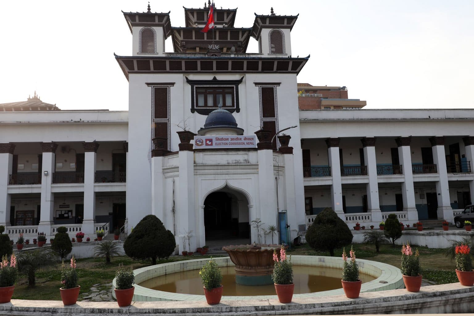 निर्वाचनमा लापरबाही गर्ने कर्मचारीको विवरण आयोगले माग्यो