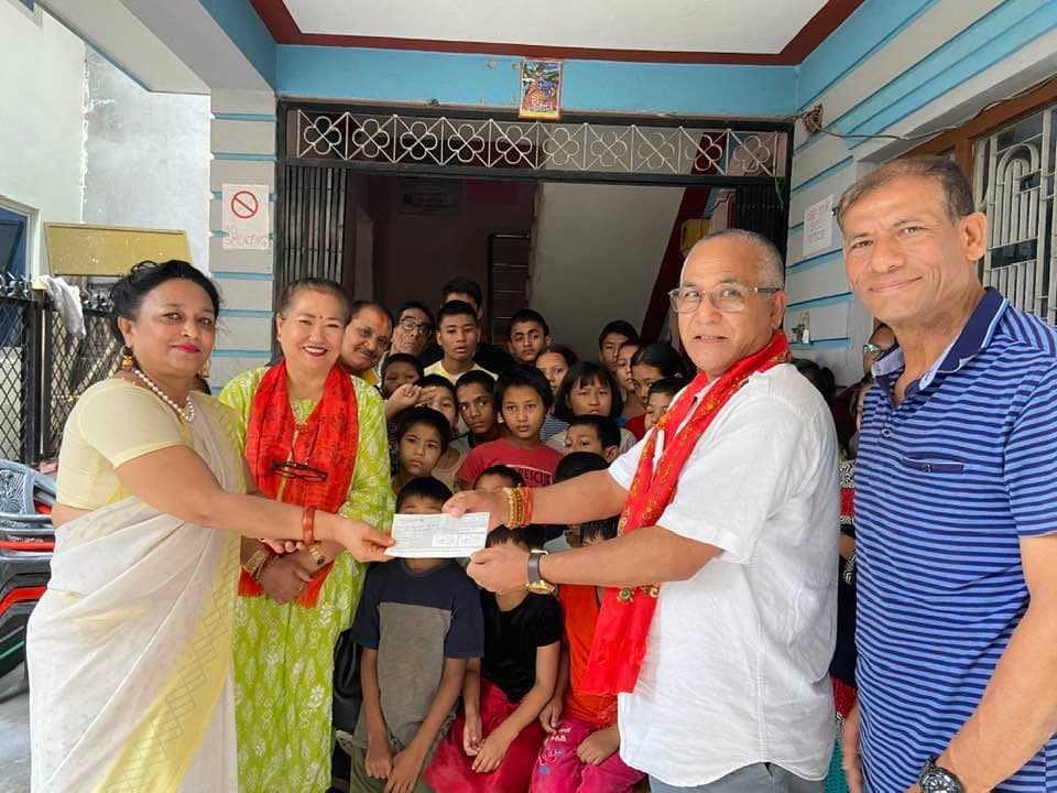 अमेरिका निवासी श्रेष्ठ दम्पत्तीको समाजसेवा