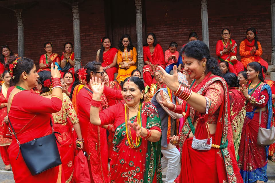 ‘तीजको गीत परिवारसँगै बसेर सुन्न र हेर्न नसक्ने खालका आए’