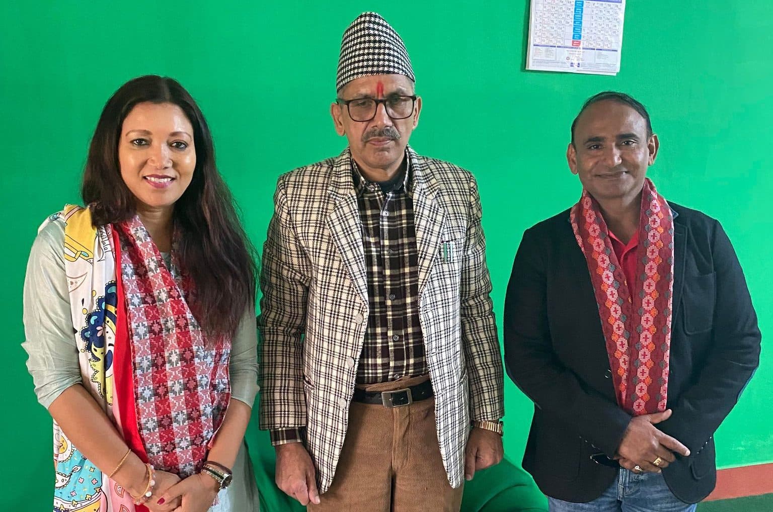 मुख्यमन्त्री भट्ट र एनआरएनए अध्यक्ष थापाबीच भेट, डोटीका भुकम्प पिडितलाई ५ लाख रुपैयाँ सहयोग गर्ने