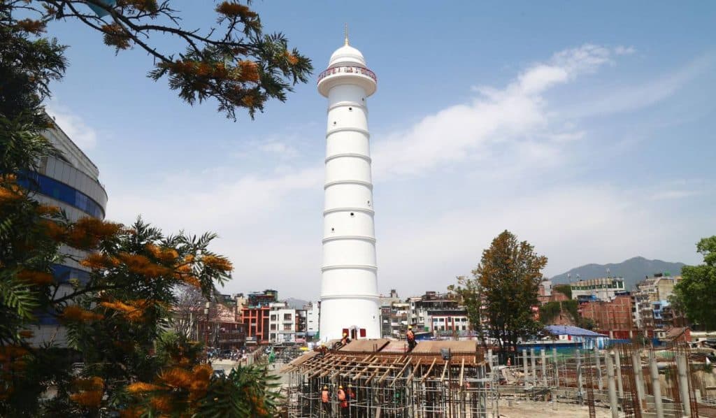धरहरा पुनः निर्माणको काम रोकियो