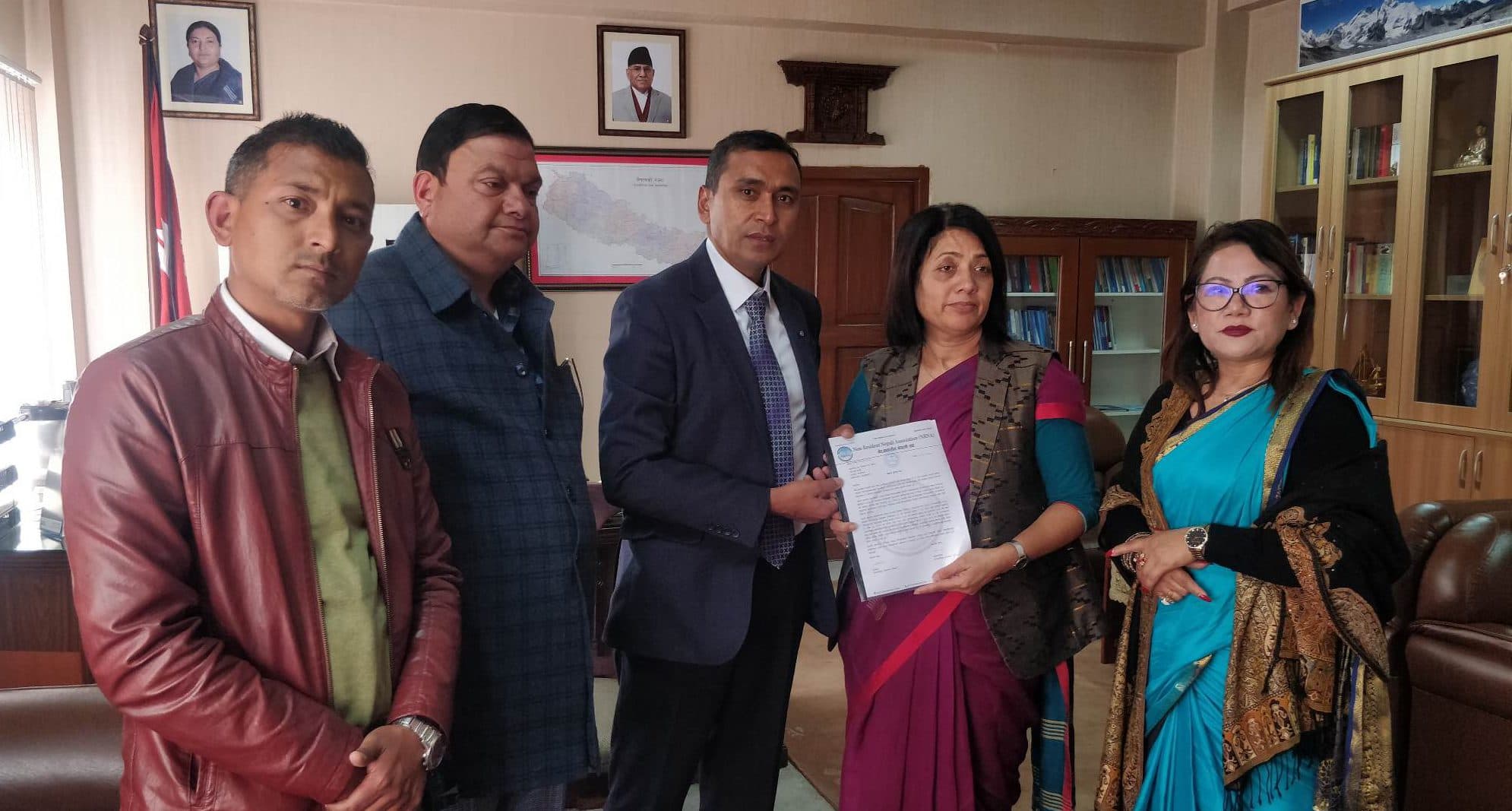 ‘नागरिकताको निरन्तरता’का लागि लविङ्ग गर्दै एनआरएनए, परराष्ट्र, कानून र उर्जा मन्त्रीसँग भेटवार्ता