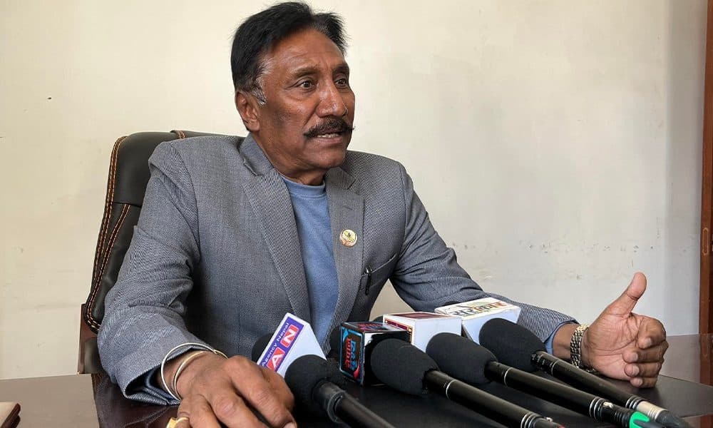 ४ महिनाको विश्रामपछि श्रम मन्त्रालय नै फर्किएका भण्डारी १९ पटक बने मन्त्री