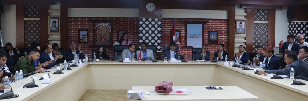 वैदेशिक रोजगारीबाट फर्किएर स्वदेशमै उद्यम गर्ने ८ उद्यमी सरकारद्धारा सम्मानित