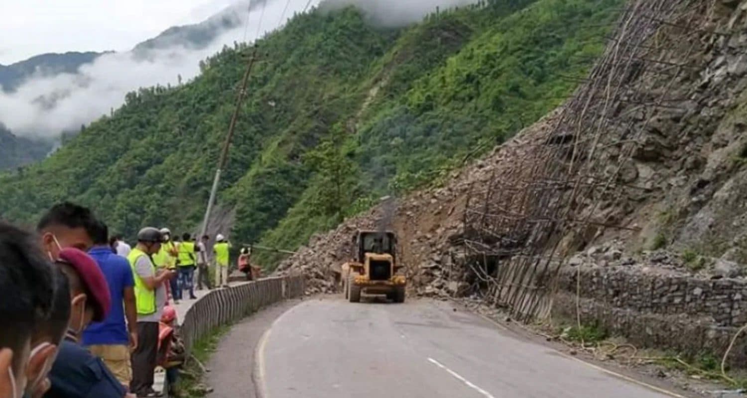 देशका विभिन्न मुख्य राजमार्गहरू पूर्ण रूपमा अवरुद्ध (विवरणसहित)