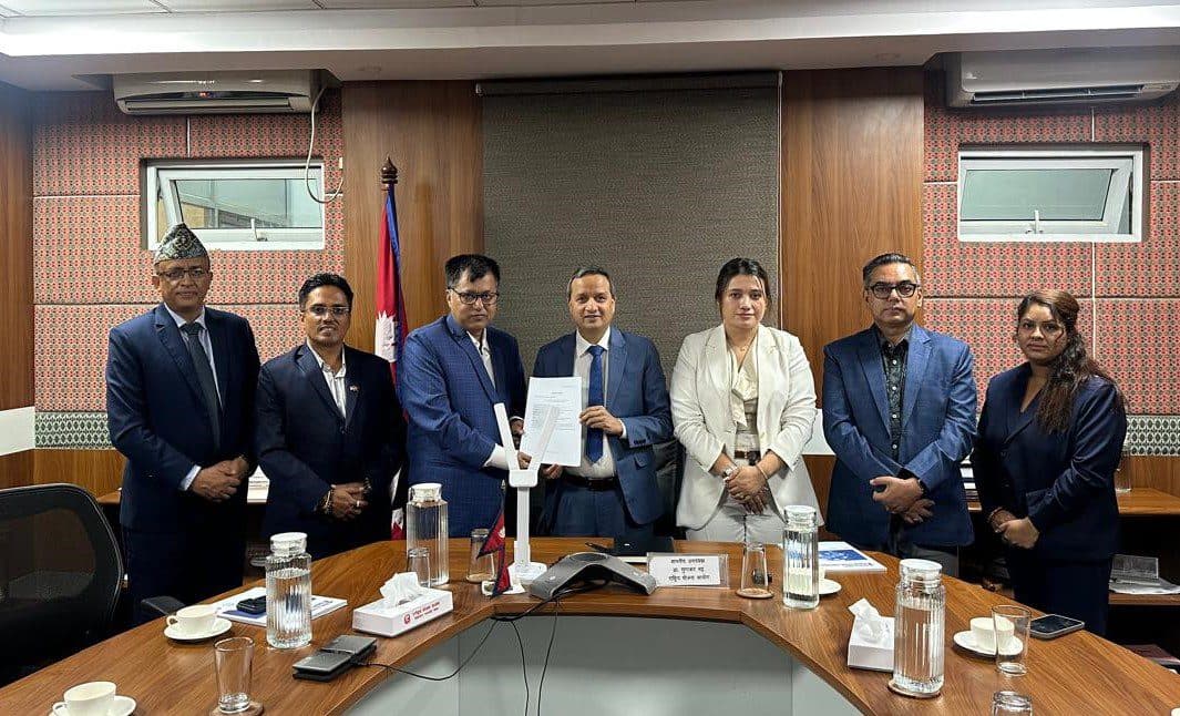 विश्वभरका नेपाली विज्ञलाई राष्ट्रिय विकाससँग जोड्न योजना आयोग र एनआरएनएबीच सहकार्यको छलफल