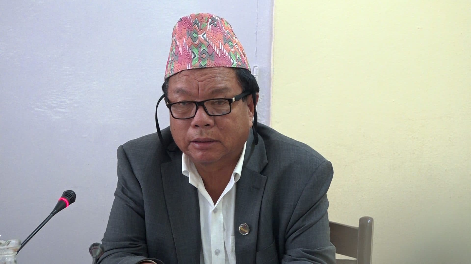 एक बर्षसम्म कुनै पनि मिडियालाई अन्तरवार्ता नदिने महावीर पुनको घोषणा