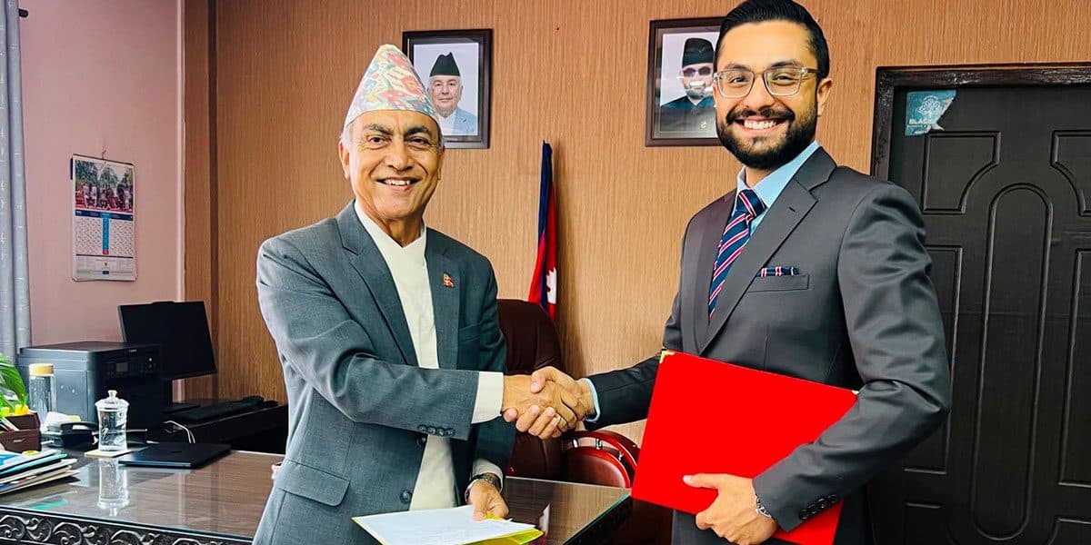 त्रिवि सेवा आयोगका अध्यक्ष थापाले लिए शपथ