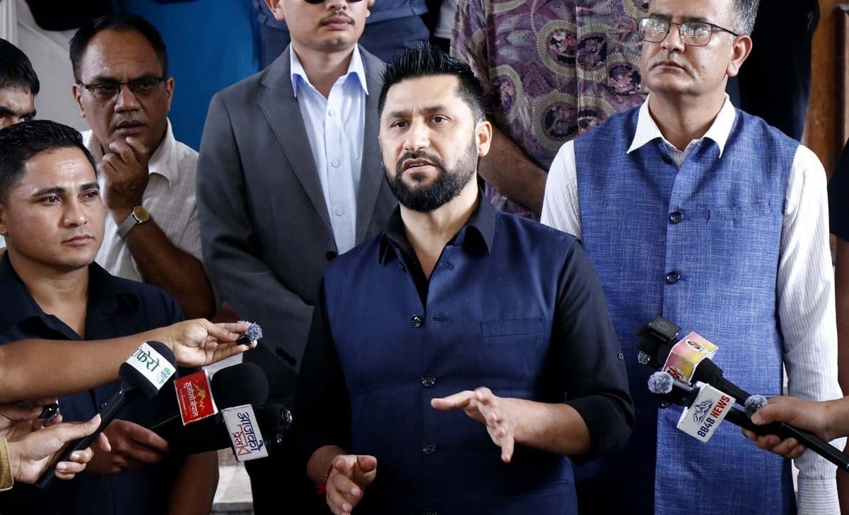 प्रधानमन्त्री र गृहमन्त्रीले गर्नुपर्ने काम गरिराख्नुभएको छ, अहिले चर्का कुरा गर्ने समय होइन : रवि लामिछाने