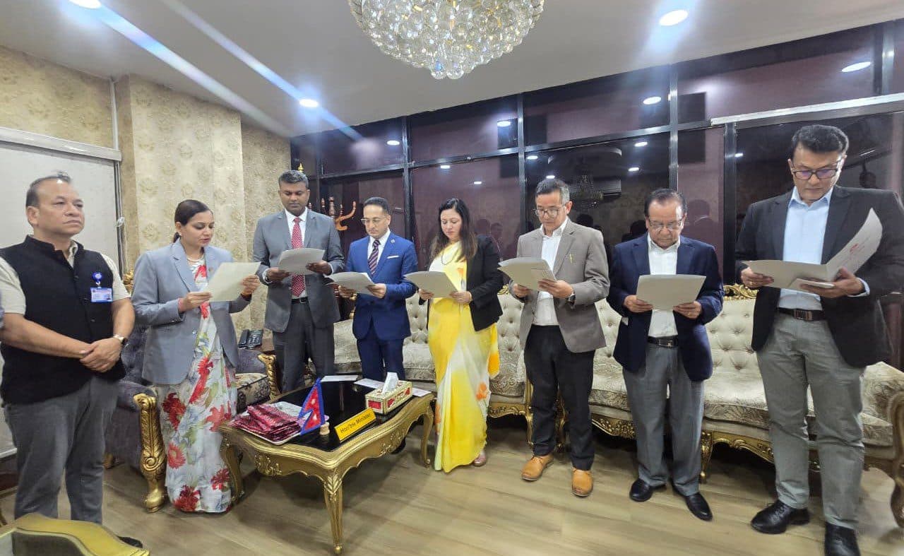 ६ स्वास्थ्य विज्ञान प्रतिष्ठानका नवनियुक्त उपकुलपतिद्वारा शपथ ग्रहण
