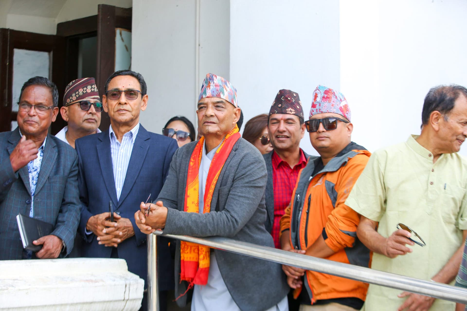पार्टी दर्ता गराउन निर्वाचन आयोग पुगे धवल शम्शेर 