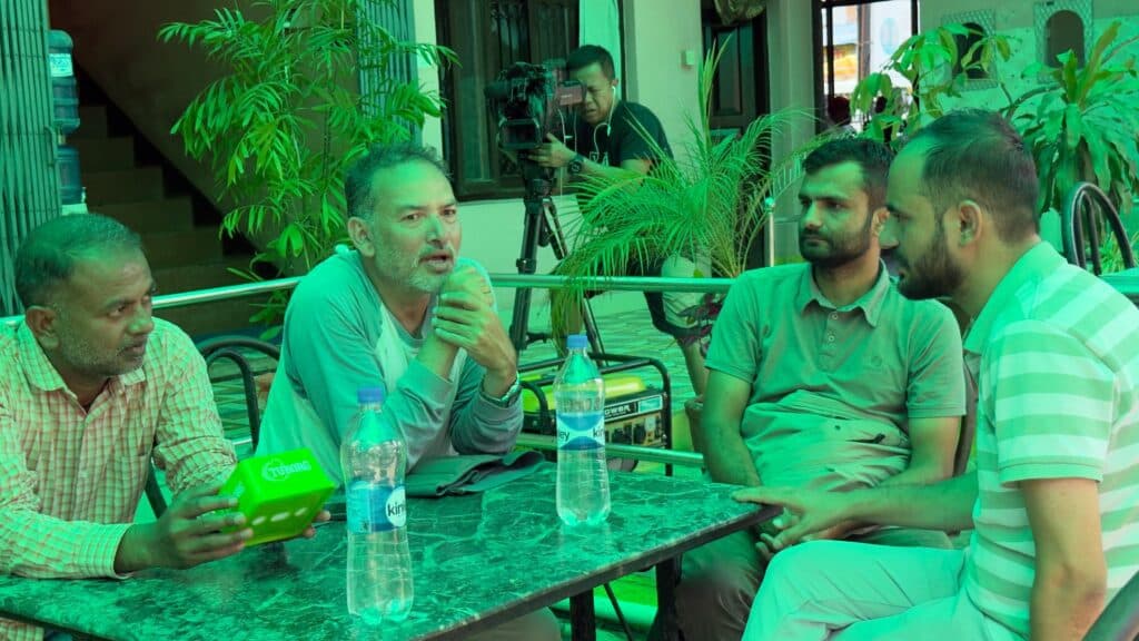 बाढीबाट ज्यान जोगाएका इन्जिनियरको अनुभव : ‘अगाडि बढ्न सकिन, पछाडि भीषण बाढी थियो’