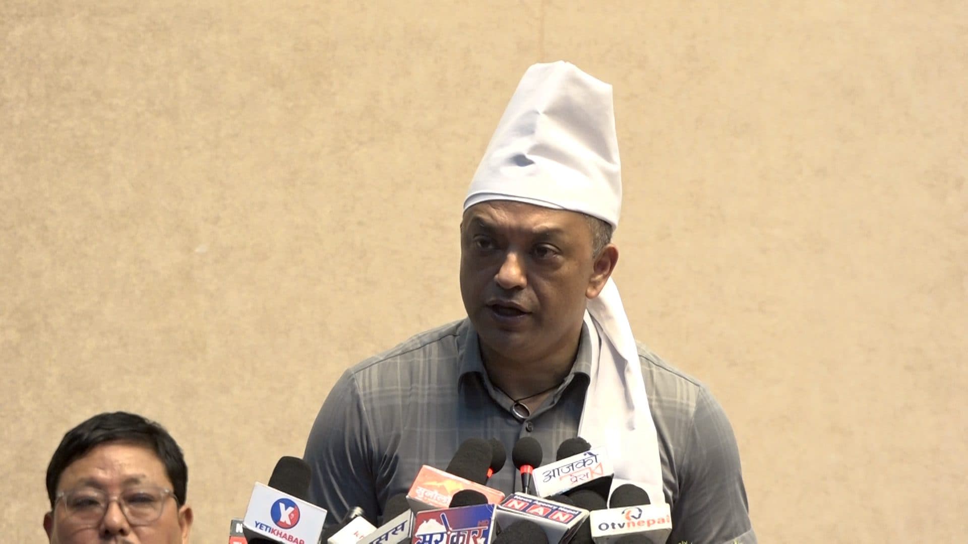 सरकारको शासकीय अराजकता बढ्दै गएको आरोप, कांग्रेसलाई सक्रिय भूमिका खेल्न थापाको आह्वान