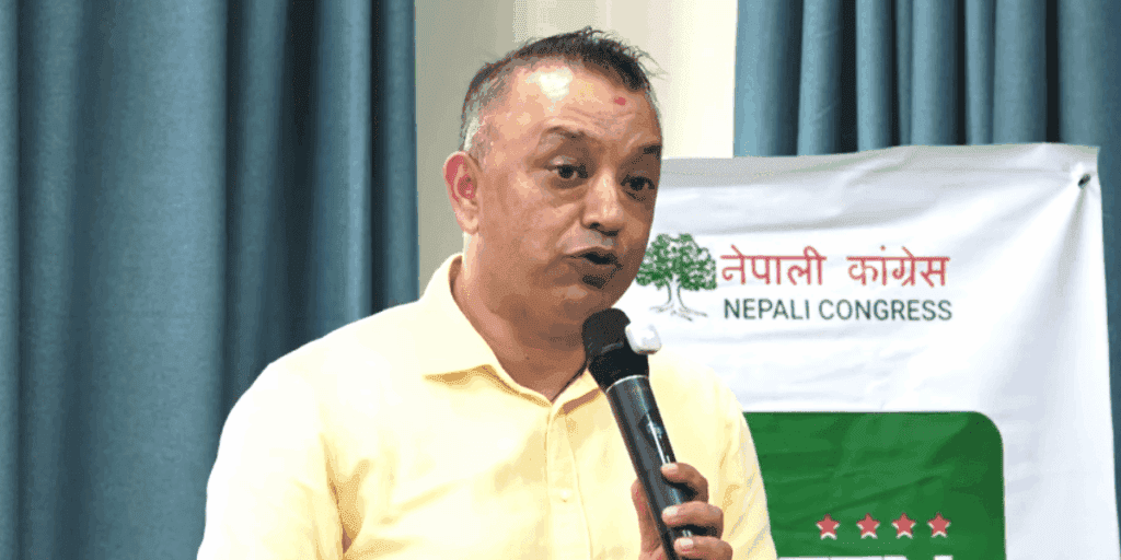 आफ्नो घर अगाडि गाडी तेर्स्याउने व्यक्ति प्रहरी भएको गगन थापाको खुलासा