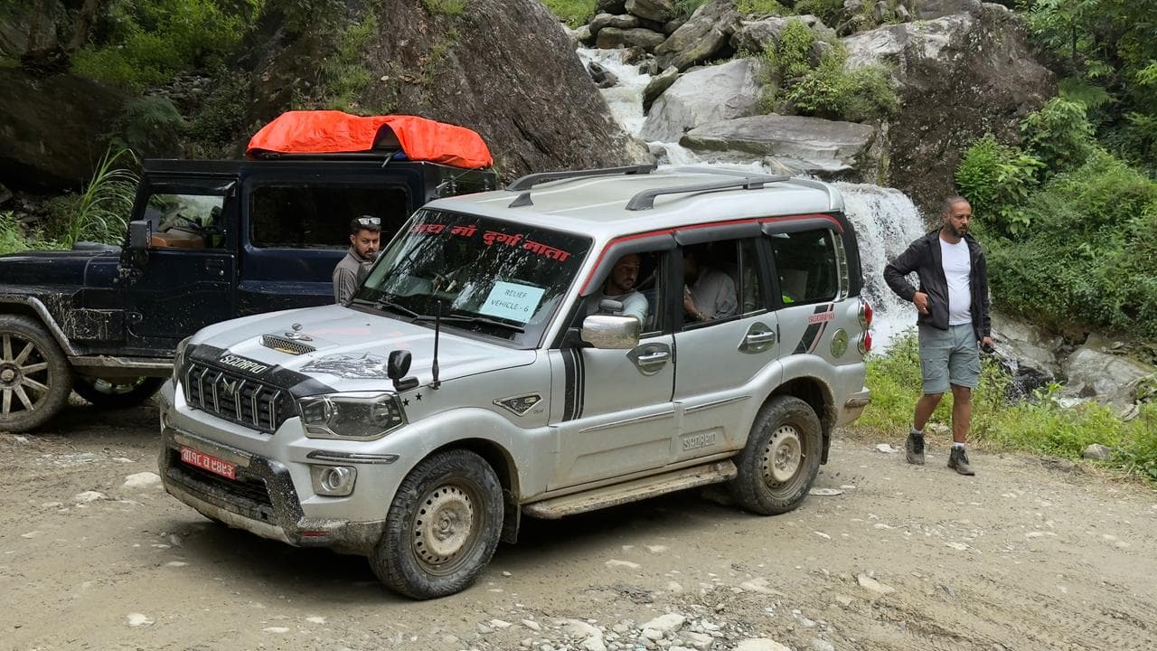 मुख्य राजमार्ग बन्द भएपछि वैकल्पिक मार्गमा यात्रुको चाप (तस्बिरहरु)