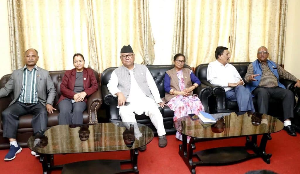 नेपाली कांग्रेस संसदीय दलको बैठक बस्दै