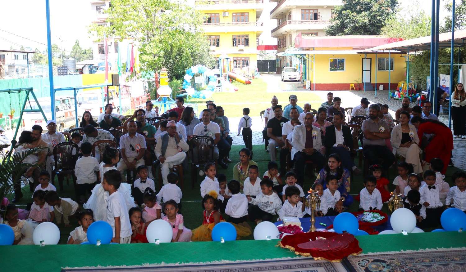 बाबुको माया, सन्तानको खुसी : युरो किड्स सृजनानगरमा मनाइयो ‘फादर्स डे’