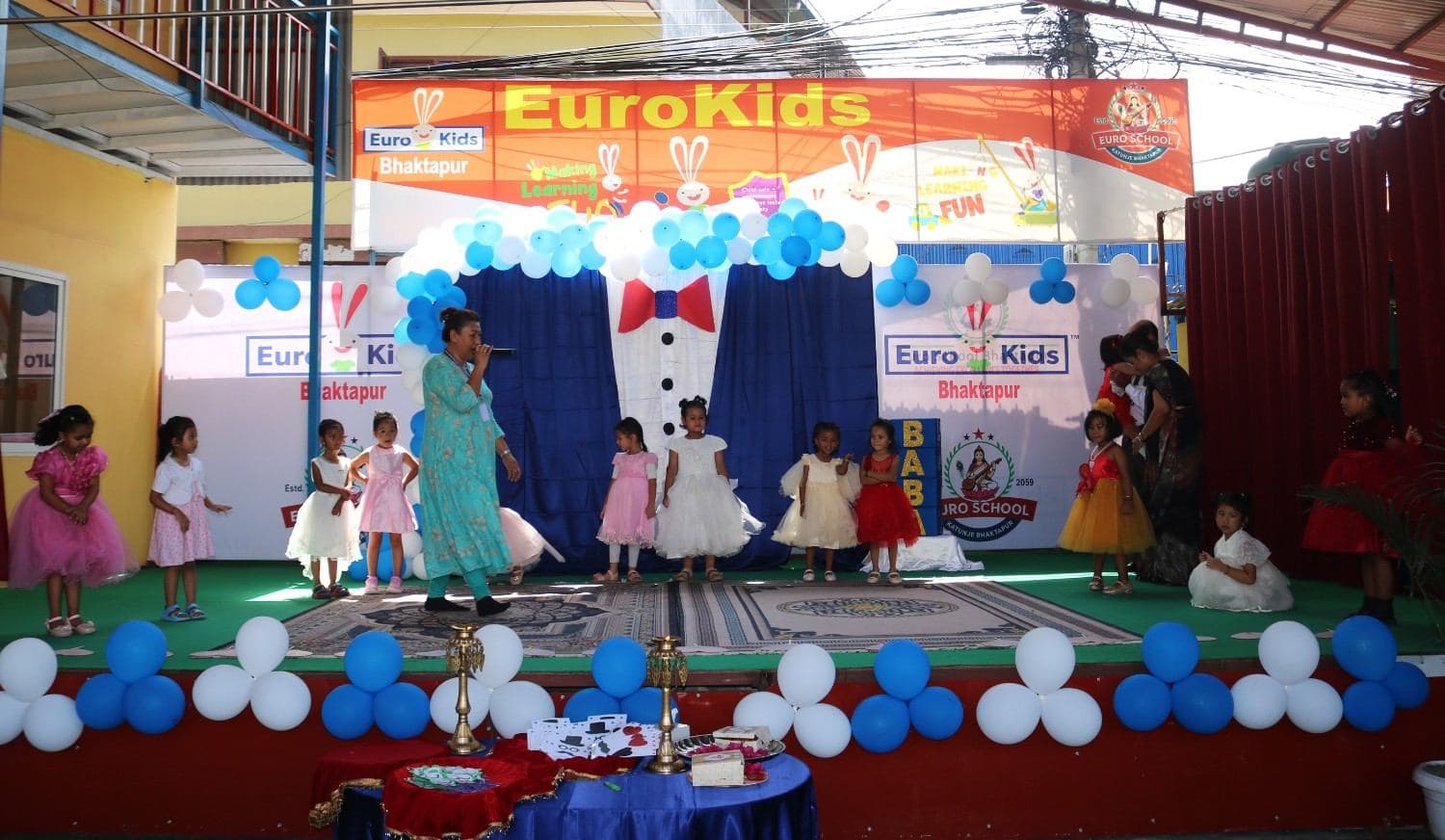 बाबुको माया, सन्तानको खुसी : युरो किड्स सृजनानगरमा मनाइयो ‘फादर्स डे’