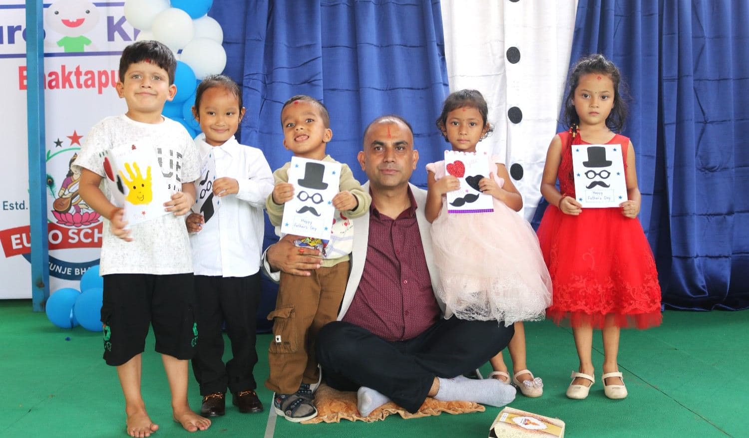 बाबुको माया, सन्तानको खुसी : युरो किड्स सृजनानगरमा मनाइयो ‘फादर्स डे’